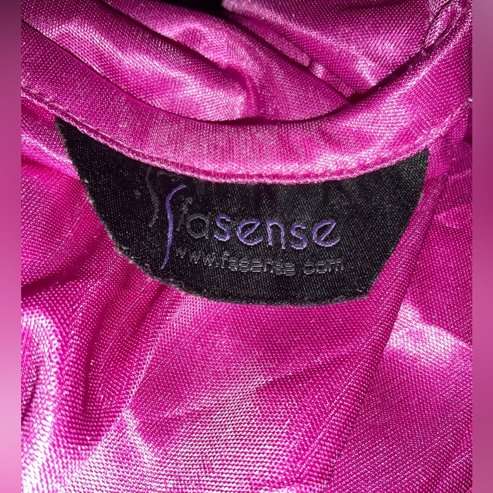 Robe - Picture 4 of 5